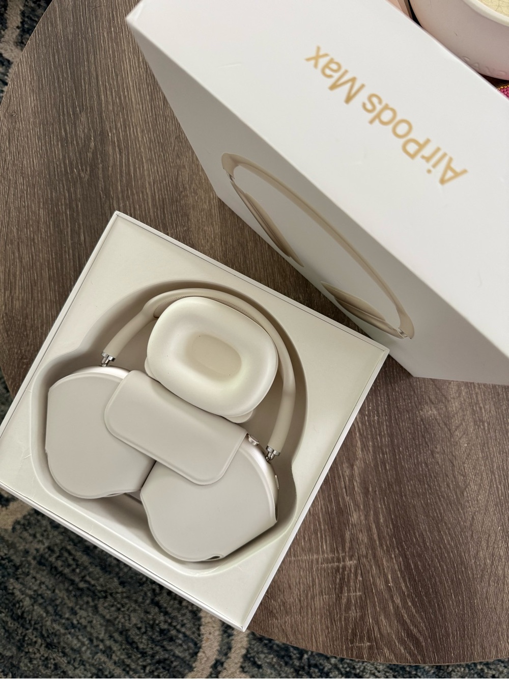 Apple AirPods Max - Starlight Over-Ear Headphones